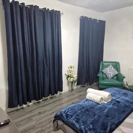 Highfields House - Free Wifi - Free Local Parking